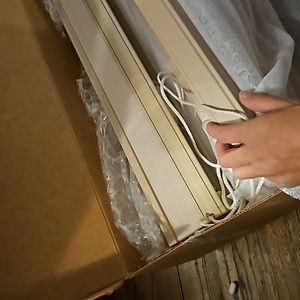 Set NIB x4 CELLULAR SHADES need gone